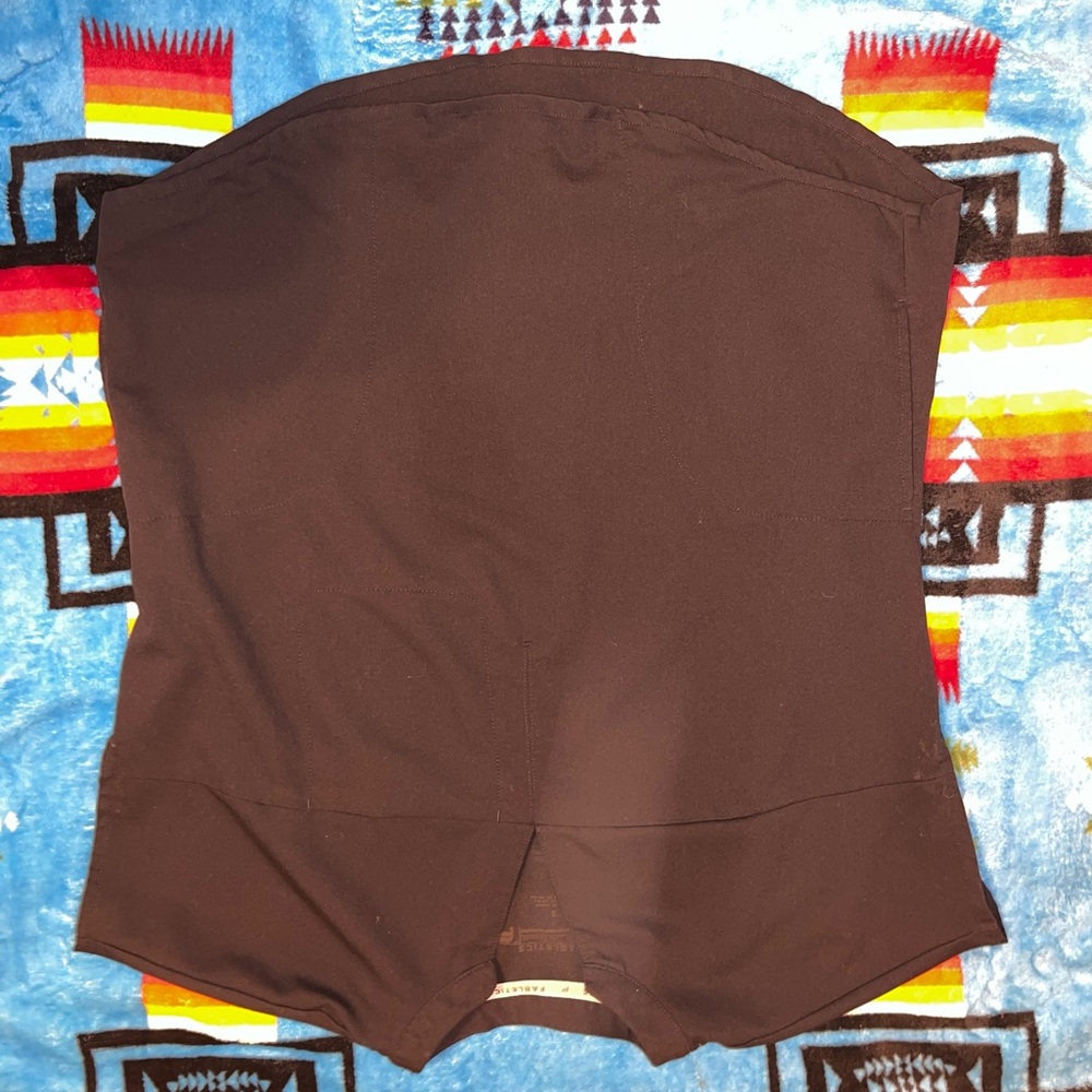 Black fabletics scrub top small